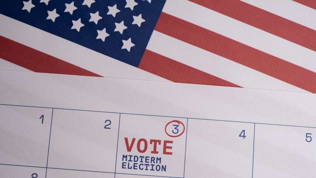 驚呆！AI假消息浪潮席捲美國期中大選 官方帳號竟成謠言散播媒介？