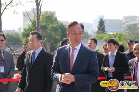 立委點名海外獲利未匯回，鴻海強調公司誠實納稅。