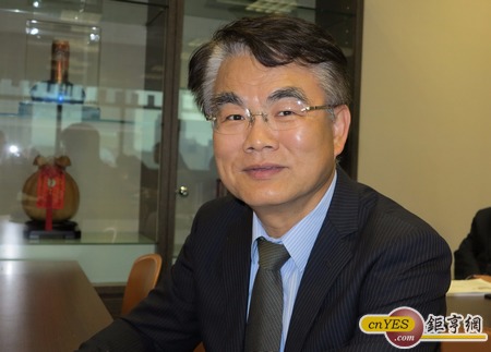 台灣氣立總經理游平政認為其上海廠及泰山廠的生產行銷整合將明顯發揮效益。(鉅亨網記者張欽發攝)