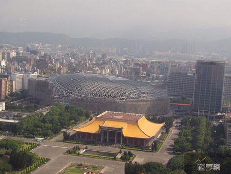 台北大巨蛋BOT案，遠雄證實昨晚與台北市政府會談，強調北市府中止合約請依規範鑑價買回。(鉅亨網記者張欽發攝)